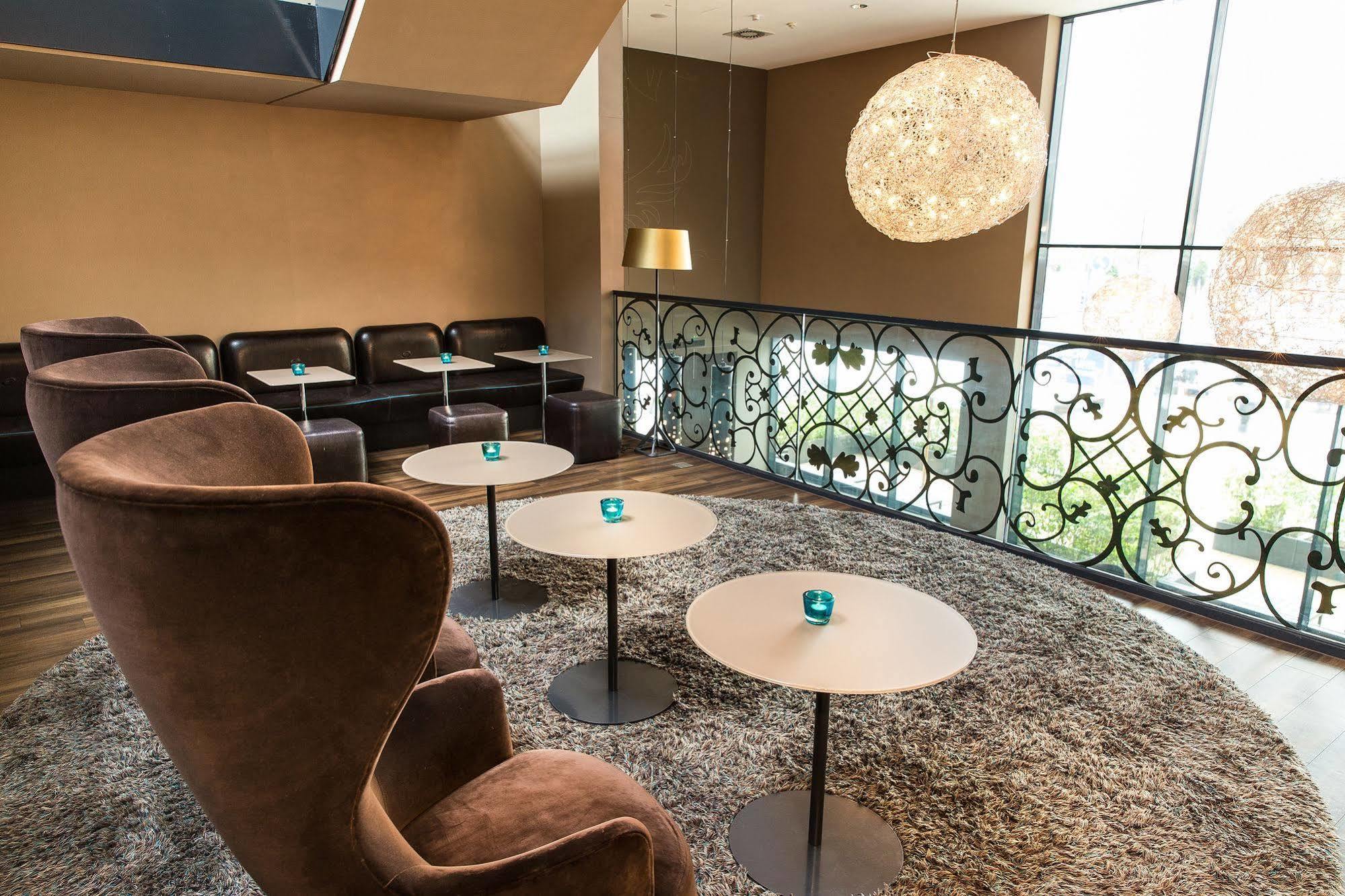 Motel One Wien Westbahnhof Екстериор снимка